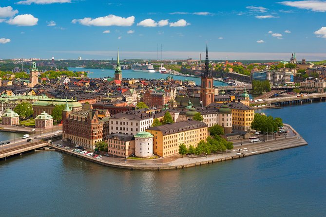Stockholm Syndrome Private Walking Tour - Starting at Norrmalmstorg with Stockholm’s strangest claim