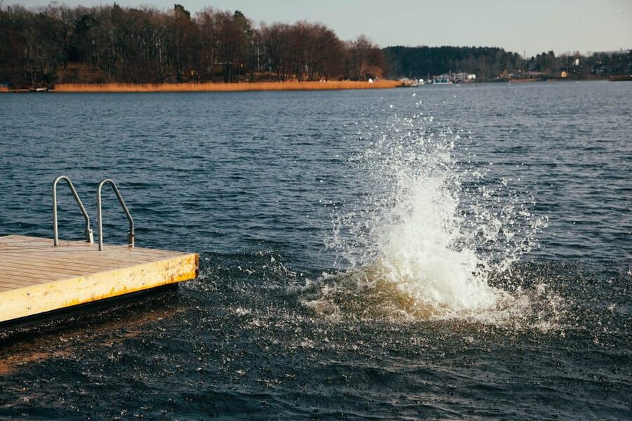Stockholm: Traditional Sauna & Polar Plunge in Baltic Sea - The Baltic Sea cold plunge