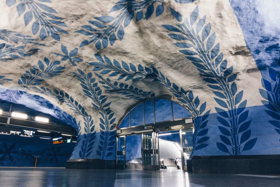 Stockholm: Underground Metro Art Ride with a Local Guide - Meeting by T-Centralen and getting started