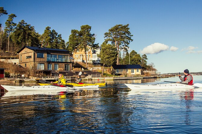 Stockholm: Winter Kayaking, Swedish Fika and hot Sauna Experience - Fika by the water, then warmth by the fire