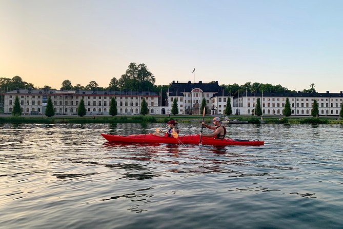 Sunset Kayak Tour in Central Stockholm and Swedish Fika - Paddling through central Stockholm