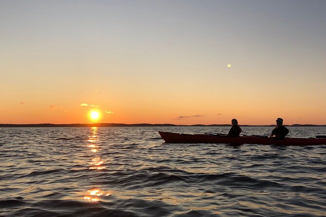 Sunset Kayak Tour in the Stockholm Archipelago + Swedish Fika - Weather, cancellations, and practical planning