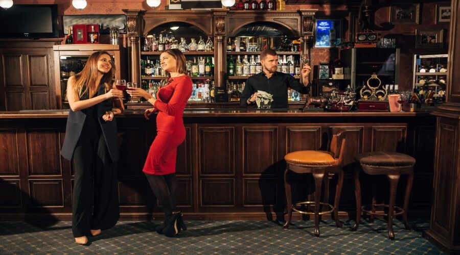 Swedish Beer Tasting Tour in Stockholm Old Town Pubs - Meeting your guide in Gamla stan