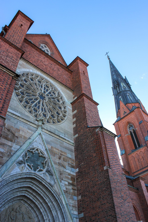 Uppsala: City Highlights and Hidden Gems Walking Tour - Botanical Gardens and the world of Carl Linnaeus